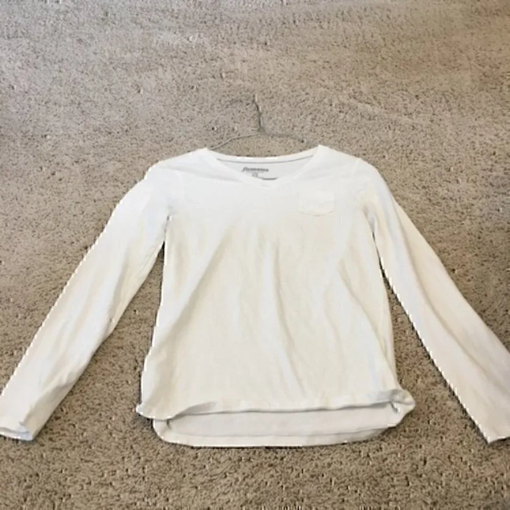 Old Navy Girls size large 10/12 white pocket v neck shirt